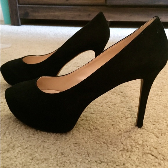 Black, Suede Nine West Pump Heels. ONLY WORN ONCE - Picture 4 of 4